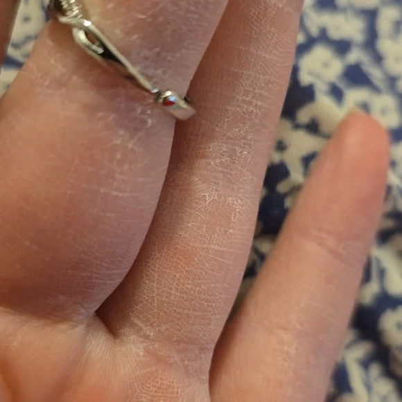 Diamond ring - Picture 3 of 3